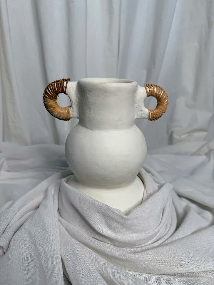 Three Tungku Vase