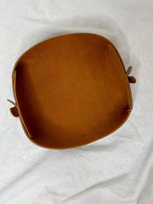 Natural leather organiser