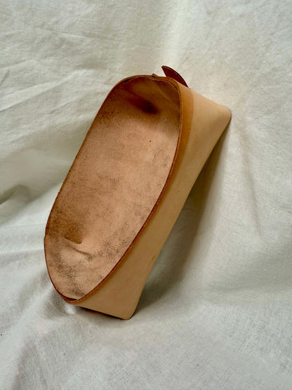 Raw leather organiser